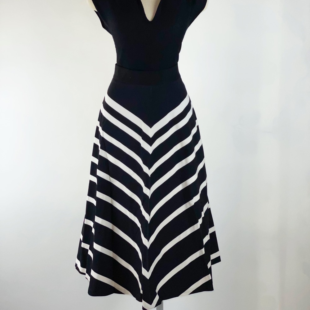Banana republic Sloan Chevron stripe skirt